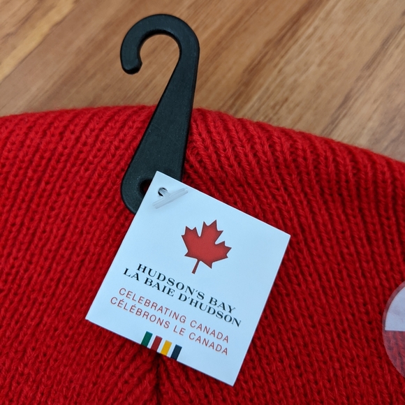 3/$15 Hudson's Bay Canadiana Toque - Picture 3 of 4